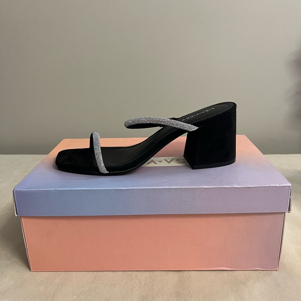 ✨ Lisa Vicky “Mood-V” Black Hotfix Rhinestone Heeled Sandals – NWT Size 9